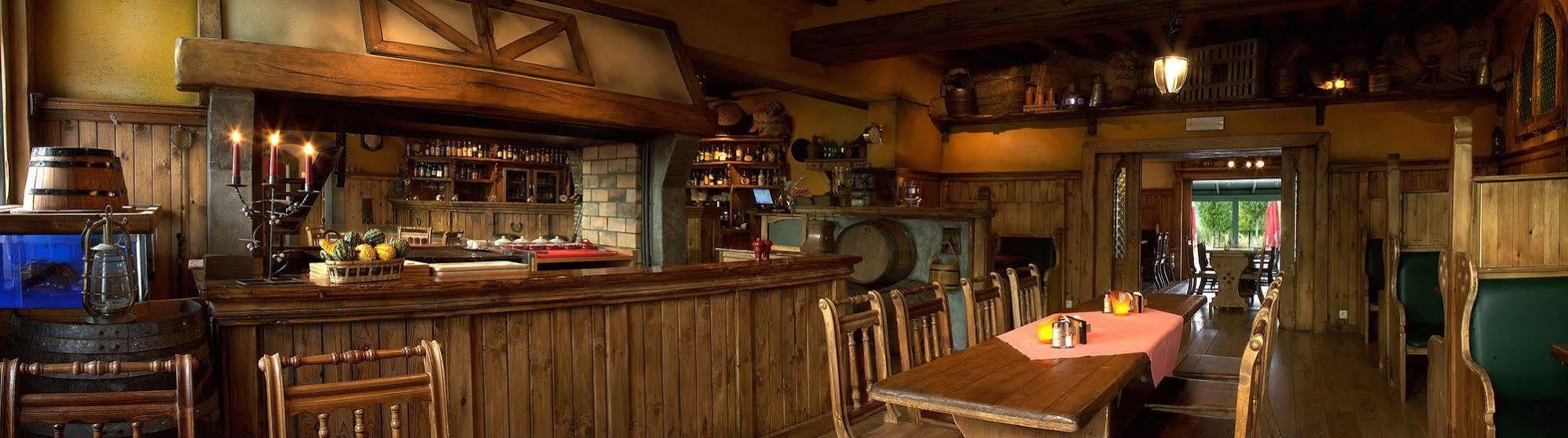 Country Lodge Hotel Moriaanshoofd Oudenaarde Bagian luar foto